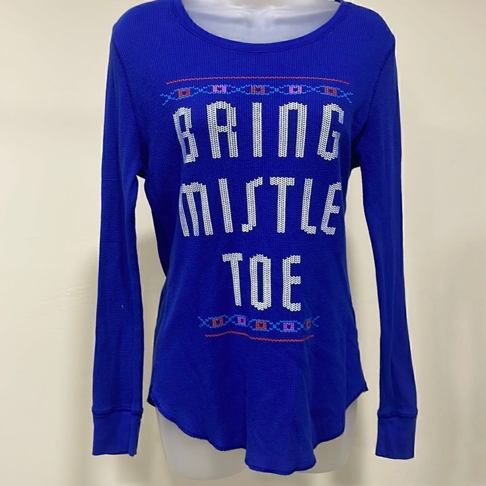 💰NWOT Old Navy “Bring Mistle Toe” shirt. Size L 12/14.
